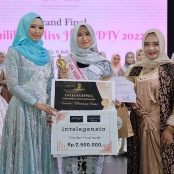 Awardee Miss Hijab Intelligence DIY 2022 in Miss Hijab DIY 2022 Election Competition